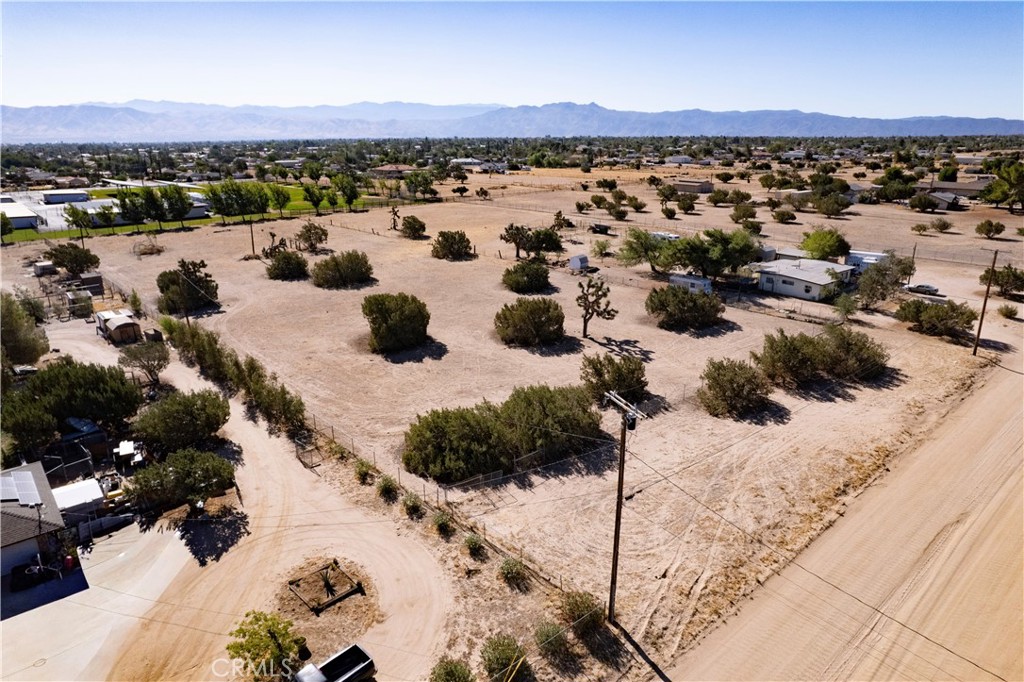 8821 Oakwood Property Photo 3