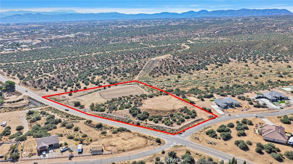 8089 Arrowhead Property Photo 1