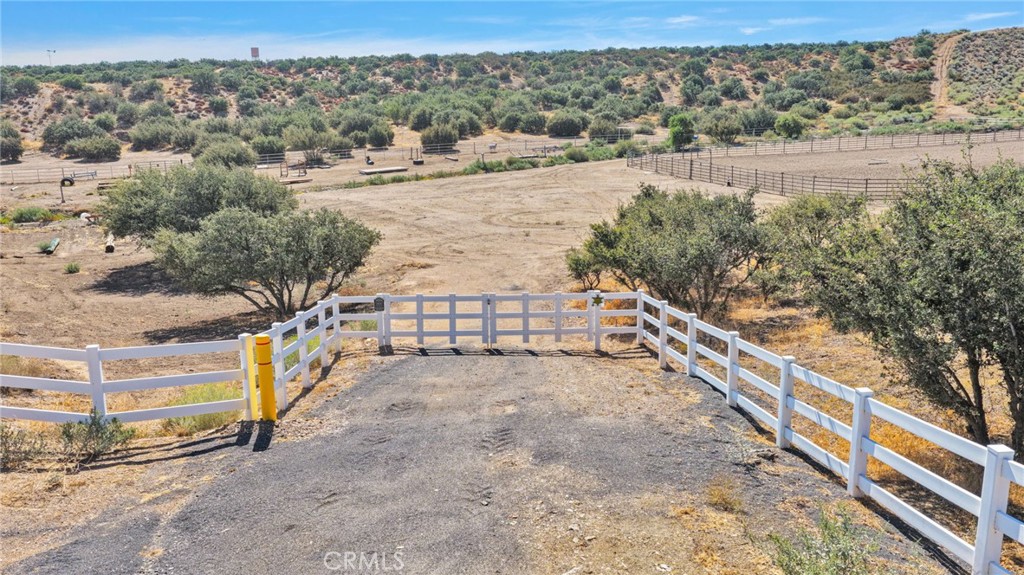8089 Arrowhead Property Photo 6