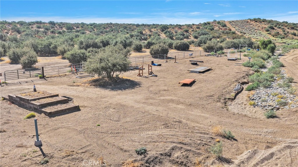 8089 Arrowhead Property Photo 7