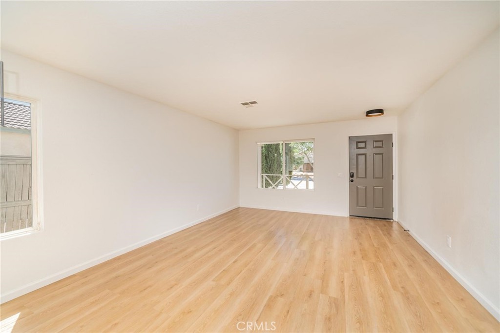 15205 Stone Street Property Photo 4