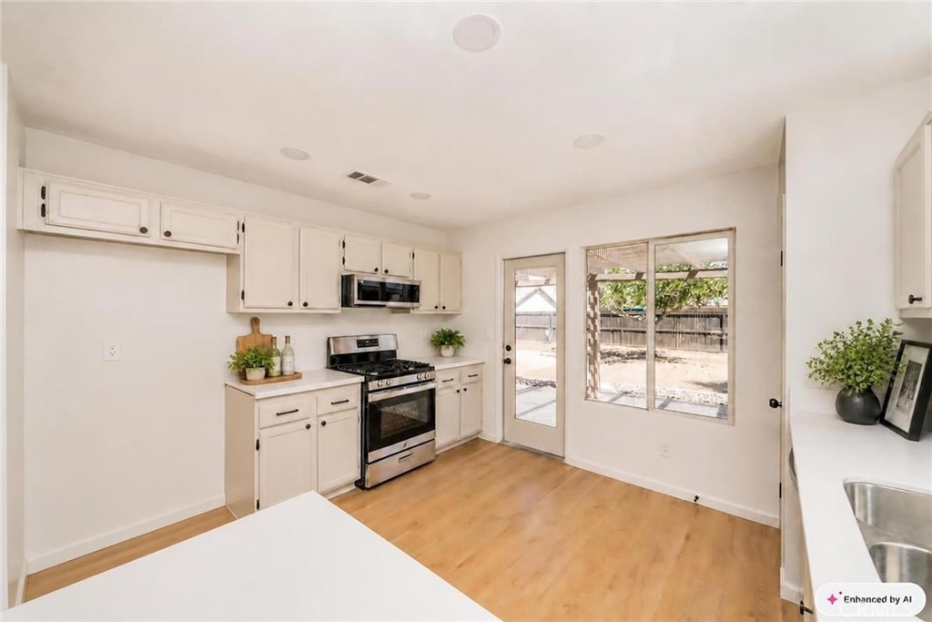 15205 Stone Street Property Photo 9