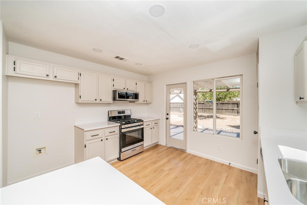 15205 Stone Street Property Photo 10