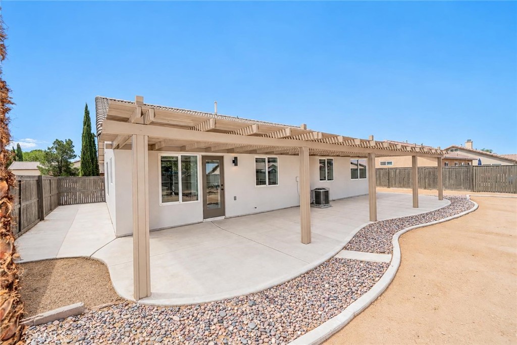 15205 Stone Street Property Photo 25