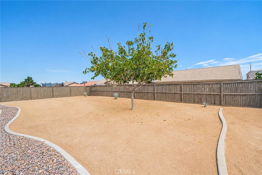 15205 Stone Street Property Photo 28