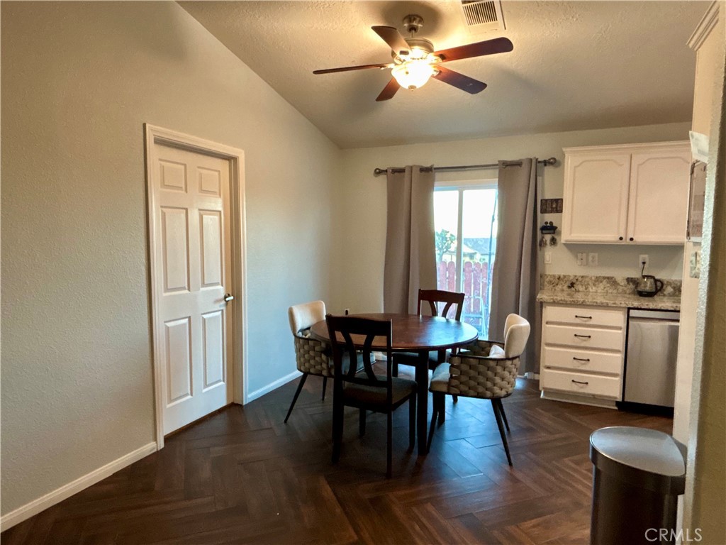 18618 Vine Property Photo 3
