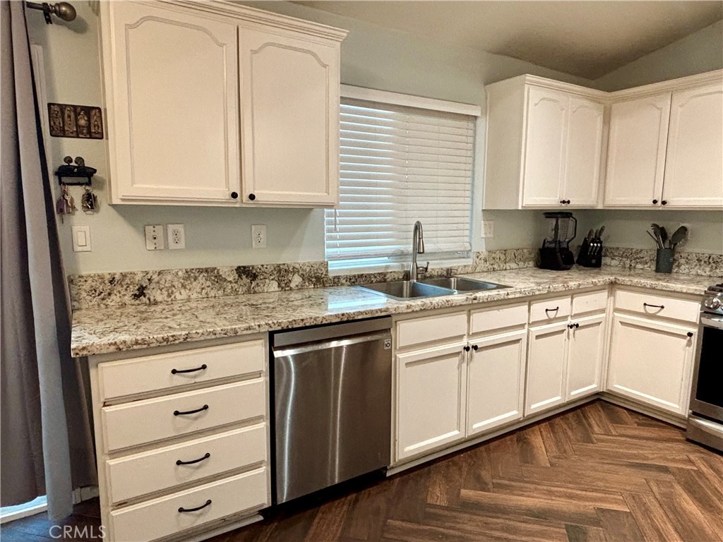 18618 Vine Property Photo 7