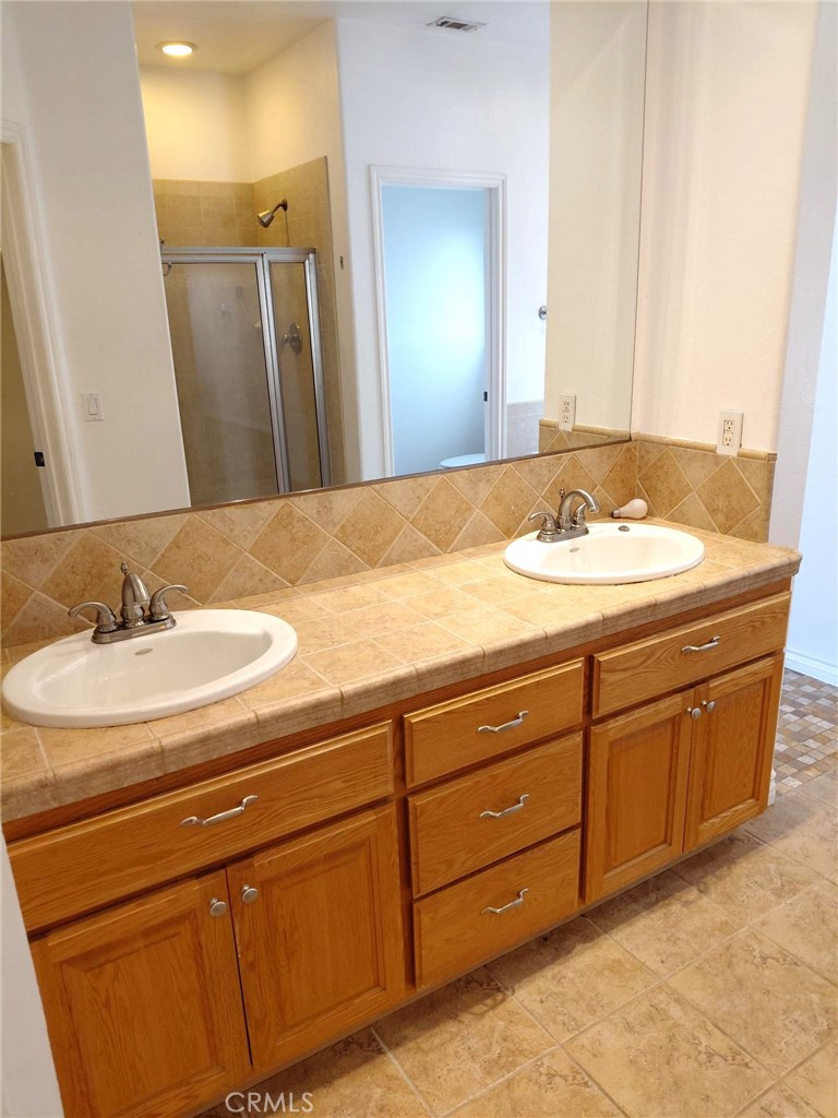 26706 Cumberland Property Photo 12
