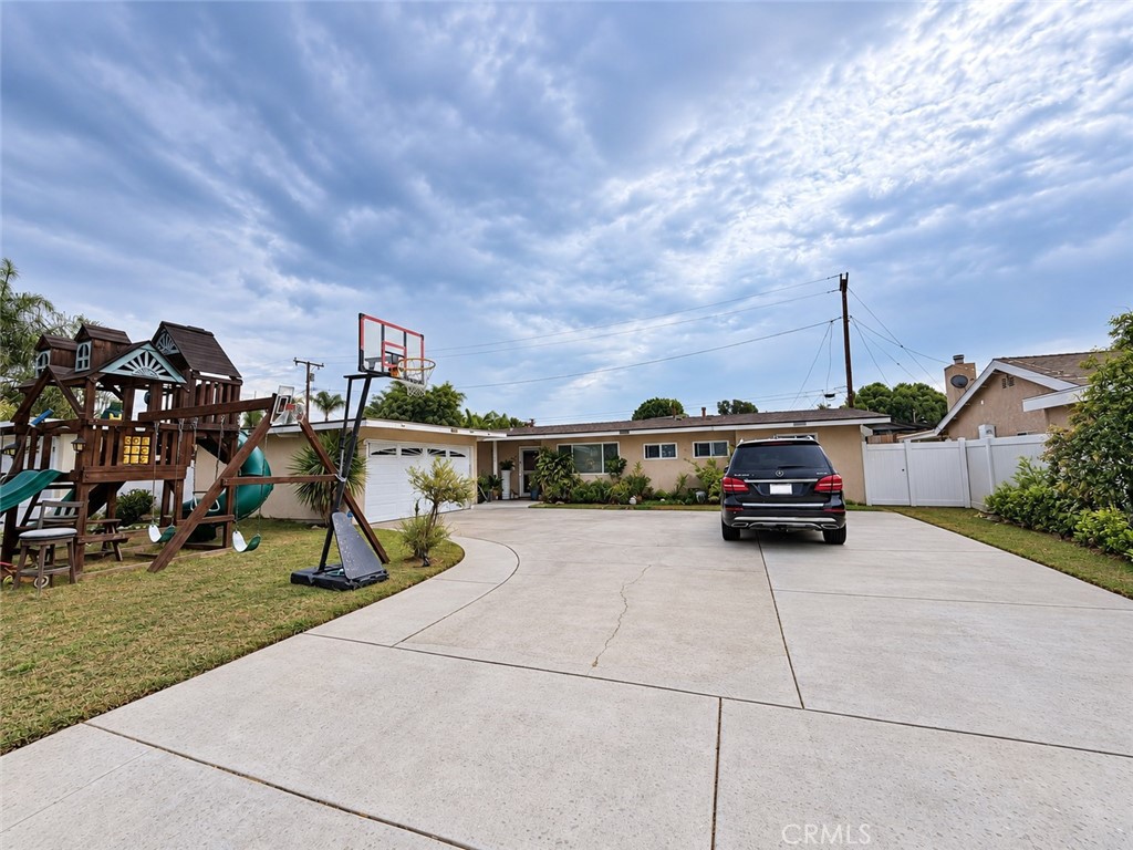 446 S Lowell Property Photo 1