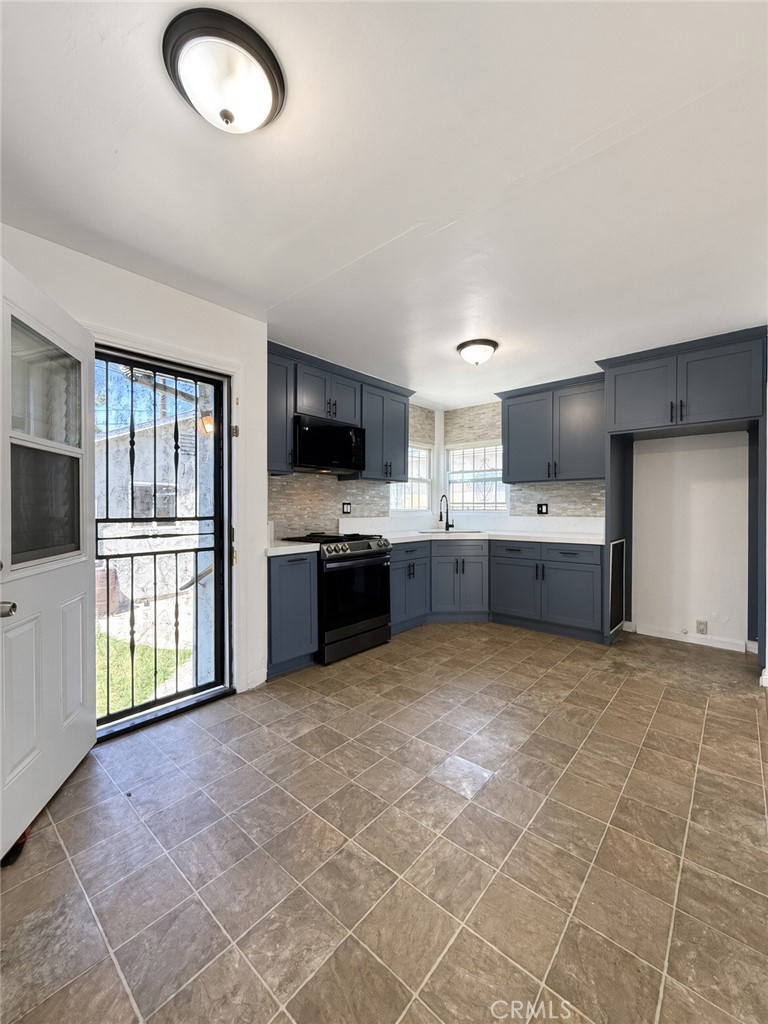1613 N Grandee Avenue Property Photo 4