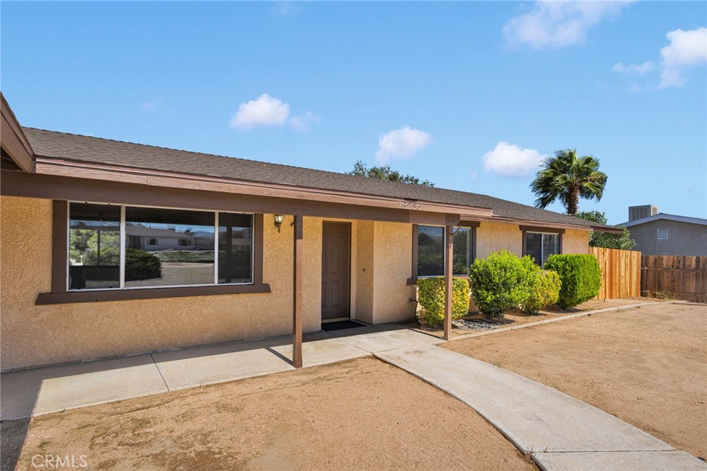 18256 Danbury Property Photo 6