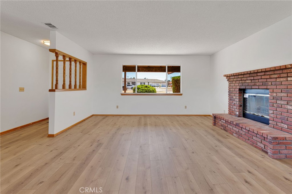 18256 Danbury Property Photo 8