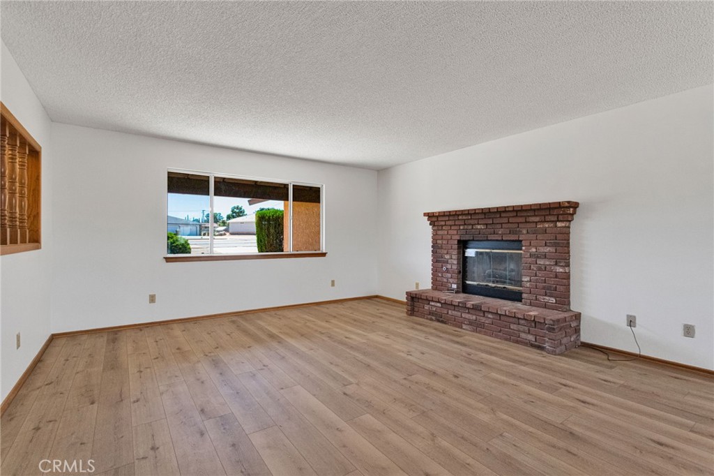 18256 Danbury Property Photo 9