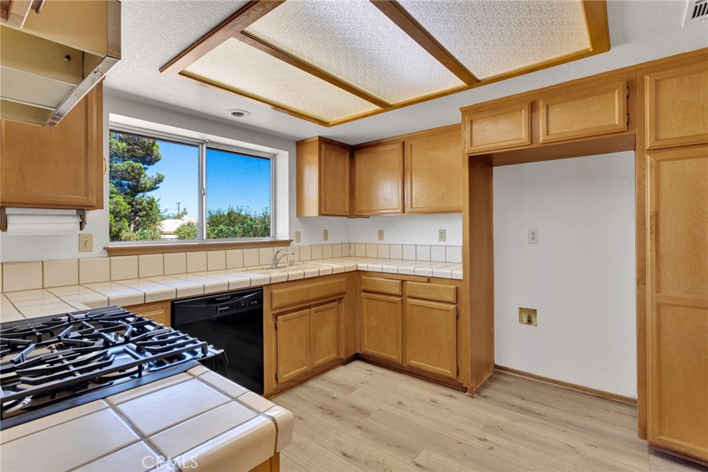 18256 Danbury Property Photo 15