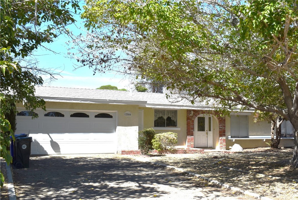 12566 Iroquois Road Property Photo 1