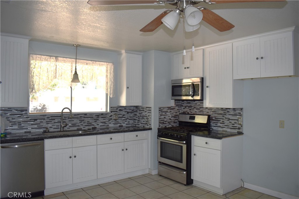 12566 Iroquois Road Property Photo 4