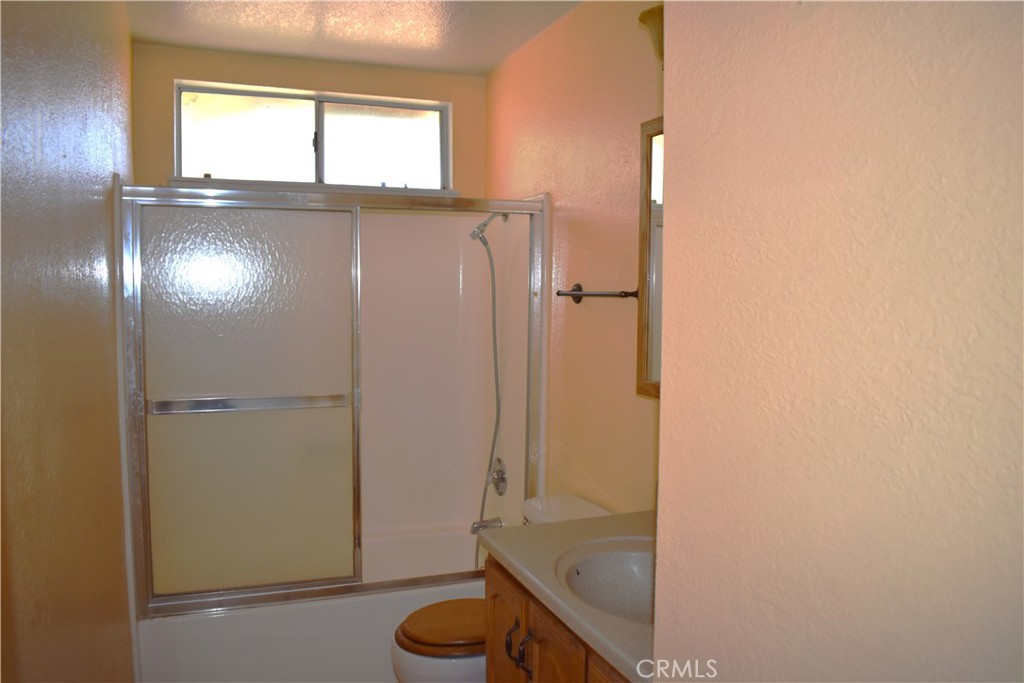 12566 Iroquois Road Property Photo 8
