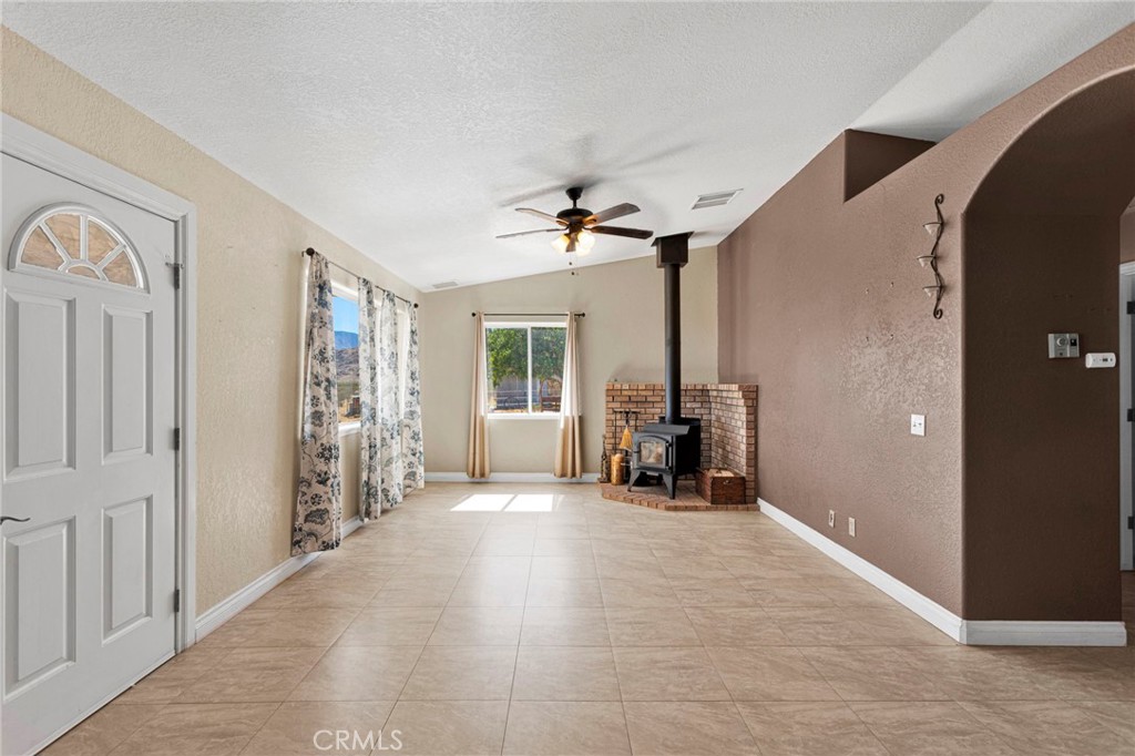 12950 Syracuse Property Photo 4