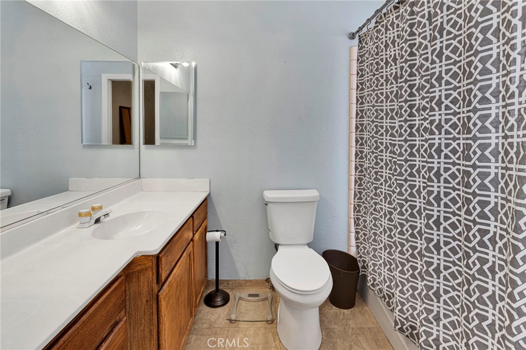 12950 Syracuse Property Photo 19