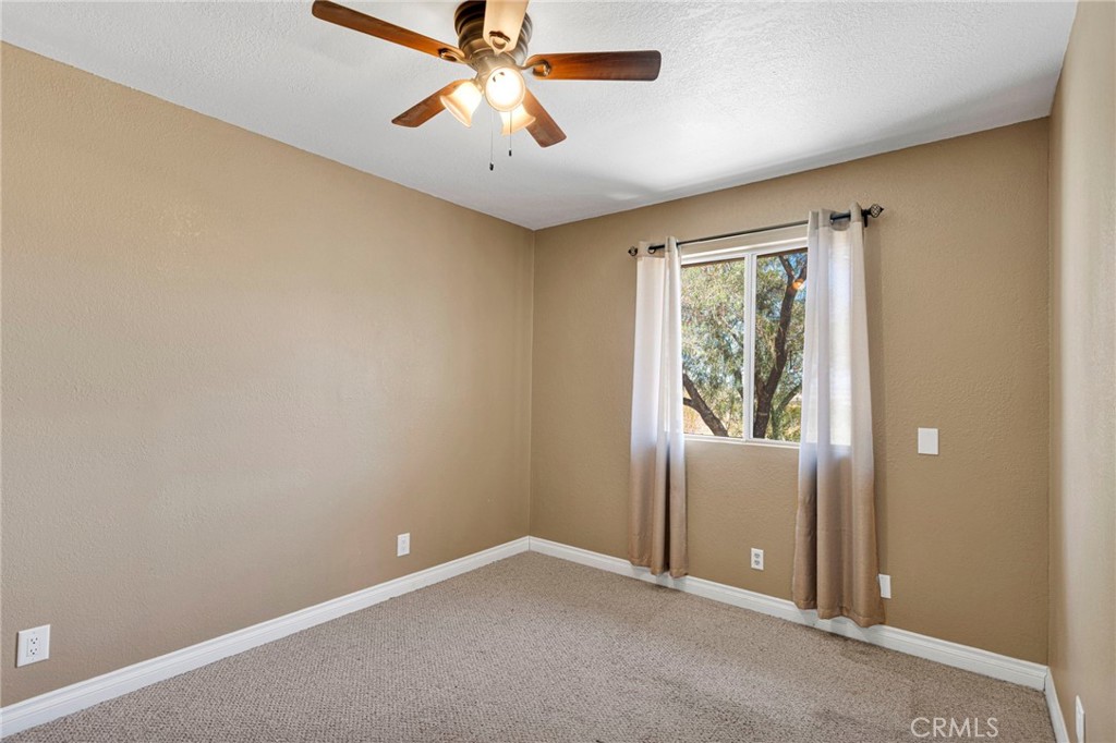 12950 Syracuse Property Photo 26