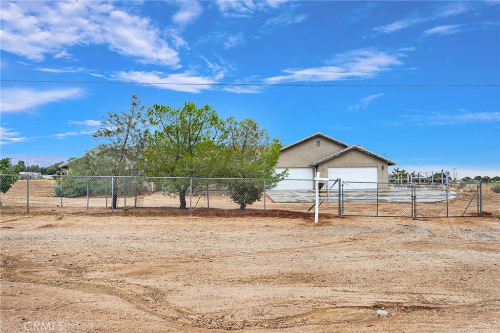10432 Atsina Property Photo 2