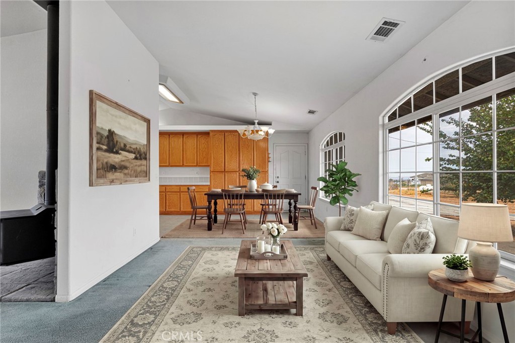 10432 Atsina Property Photo 8