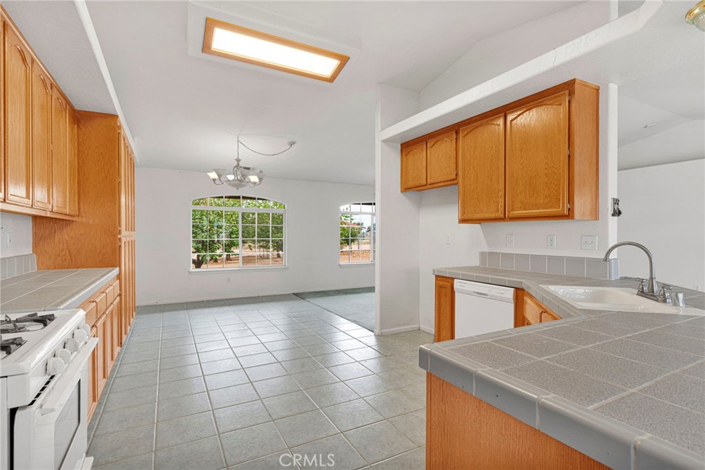 10432 Atsina Property Photo 17