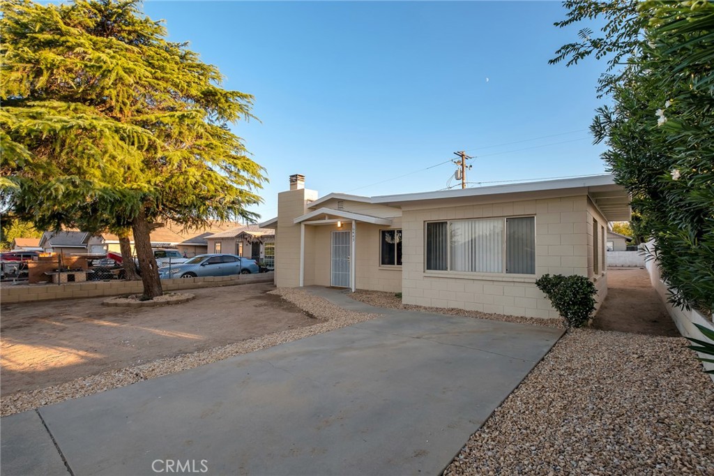16445 Live Oak Property Photo 2