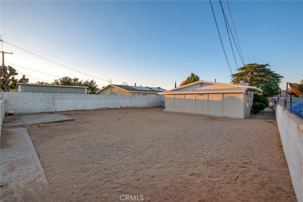 16445 Live Oak Property Photo 26