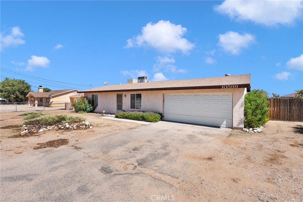 10599 Oakwood Property Photo 3