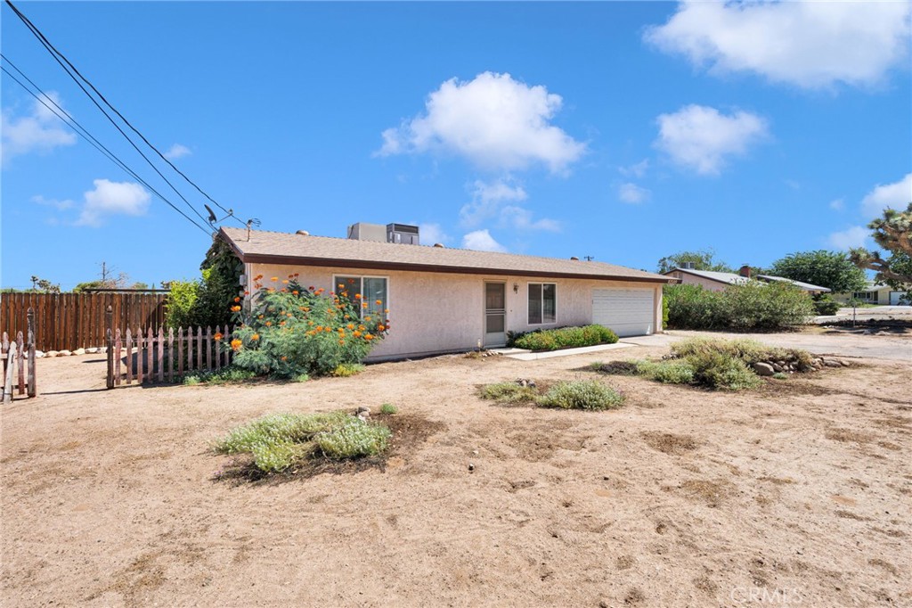 10599 Oakwood Property Photo 4