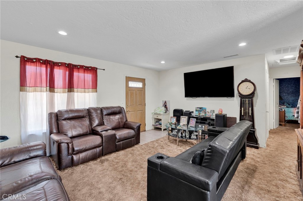 10599 Oakwood Property Photo 6