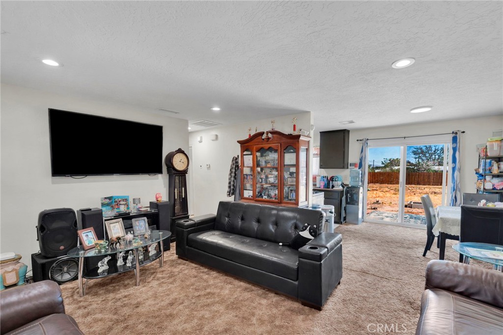 10599 Oakwood Property Photo 8