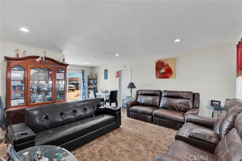 10599 Oakwood Property Photo 9