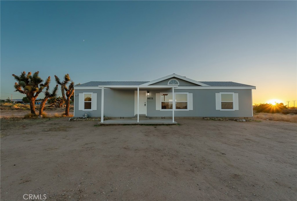 9572 Smith Road Property Photo 1