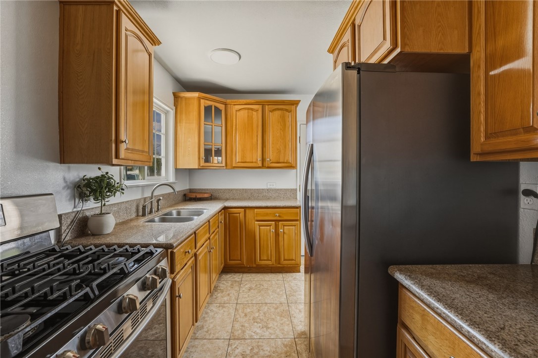 561 N Park Property Photo 6