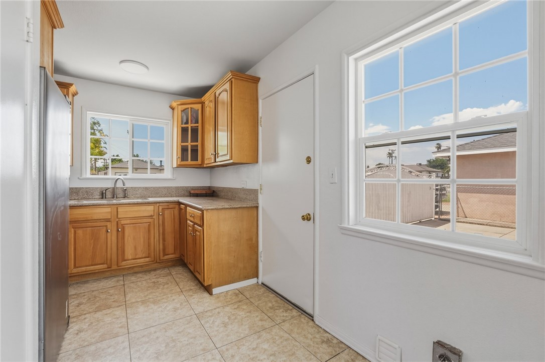 561 N Park Property Photo 11