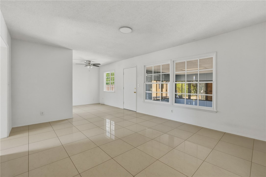 561 N Park Property Photo 13