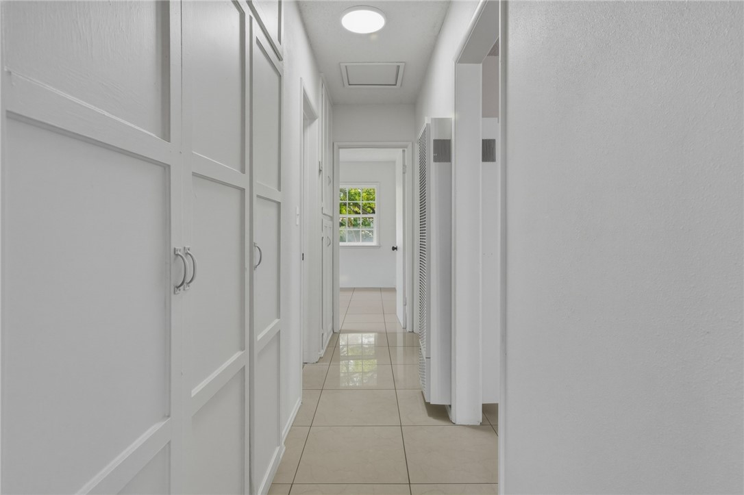 561 N Park Property Photo 15