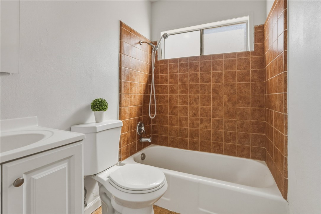 561 N Park Property Photo 20