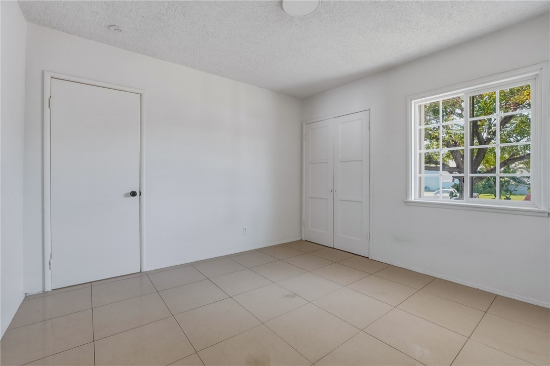 561 N Park Property Photo 23