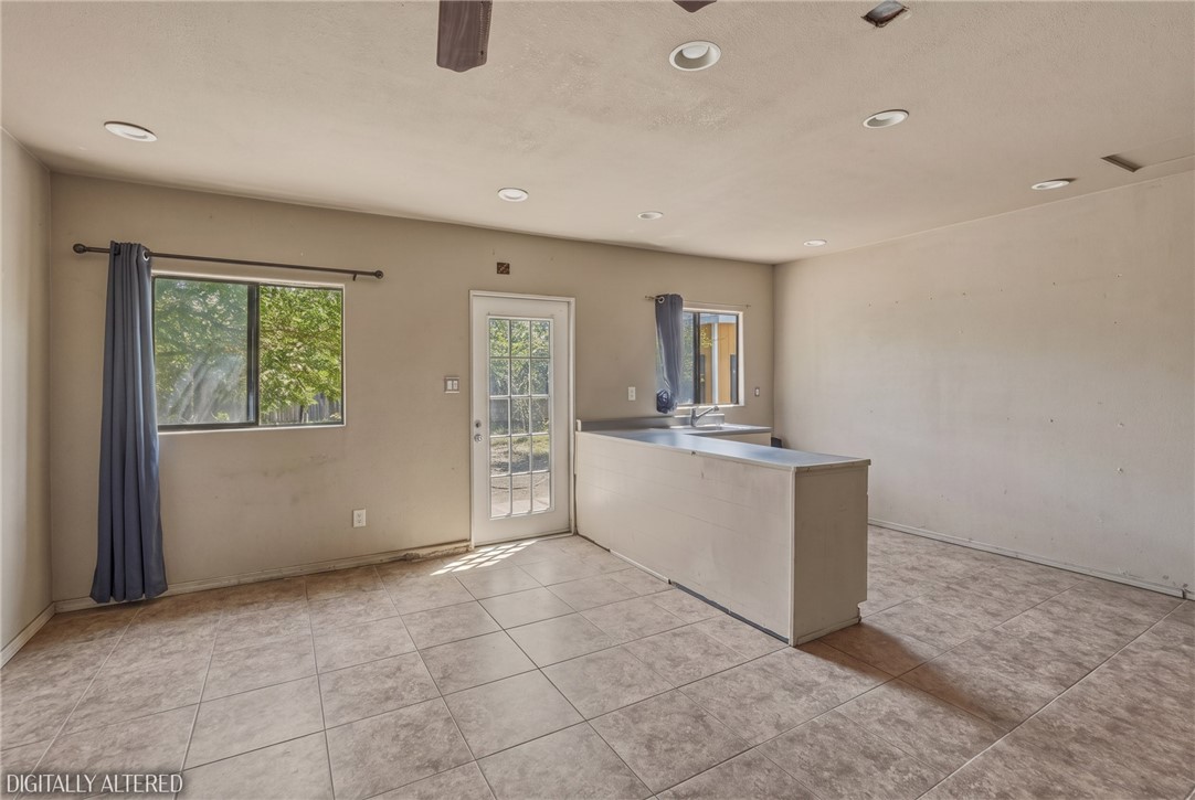 561 N Park Property Photo 29