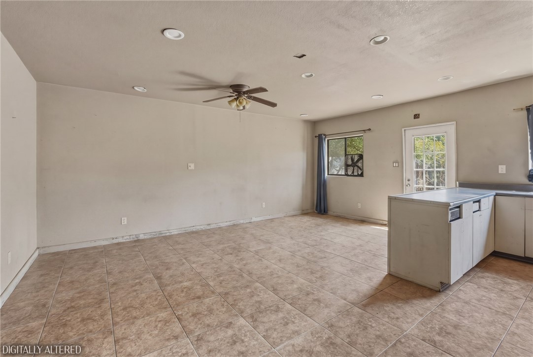 561 N Park Property Photo 30
