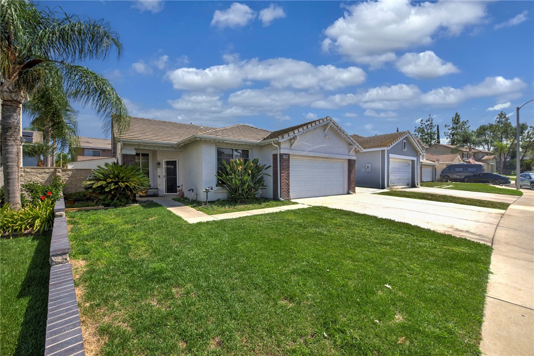 16795 Bear Creek Avenue Property Photo 2