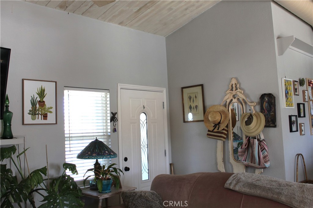 14435 Iroquois Road Property Photo 5