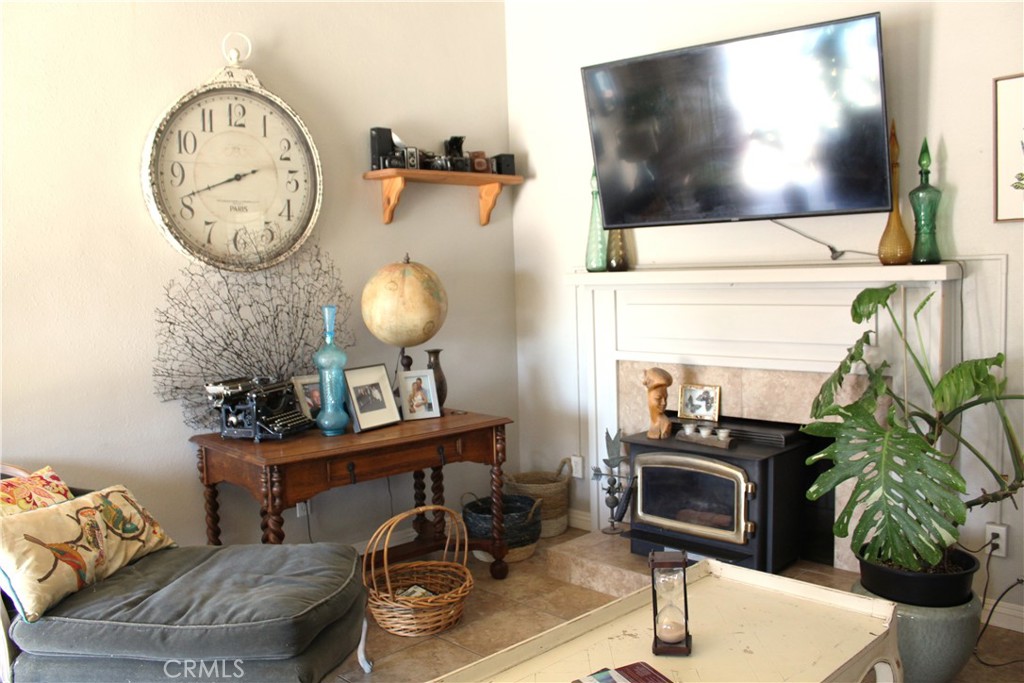 14435 Iroquois Road Property Photo 6