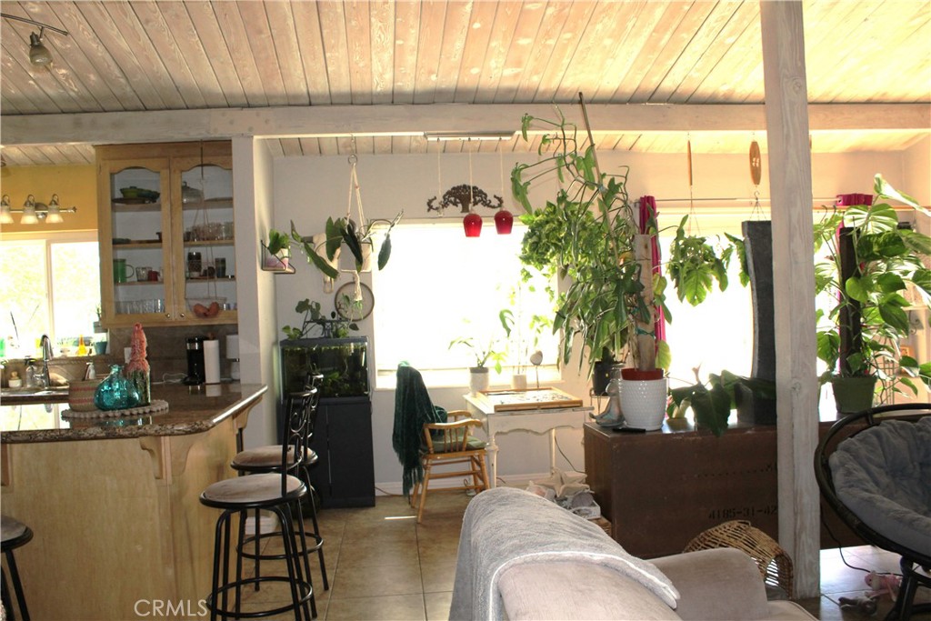 14435 Iroquois Road Property Photo 7