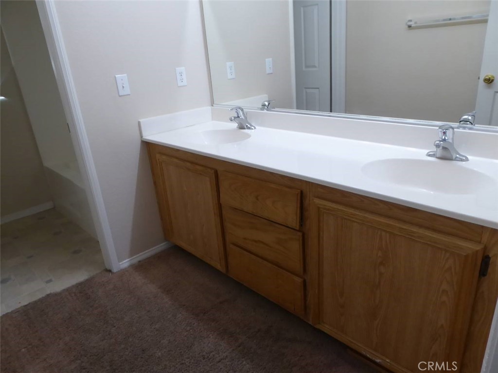 9390 Dragon Tree Property Photo 10