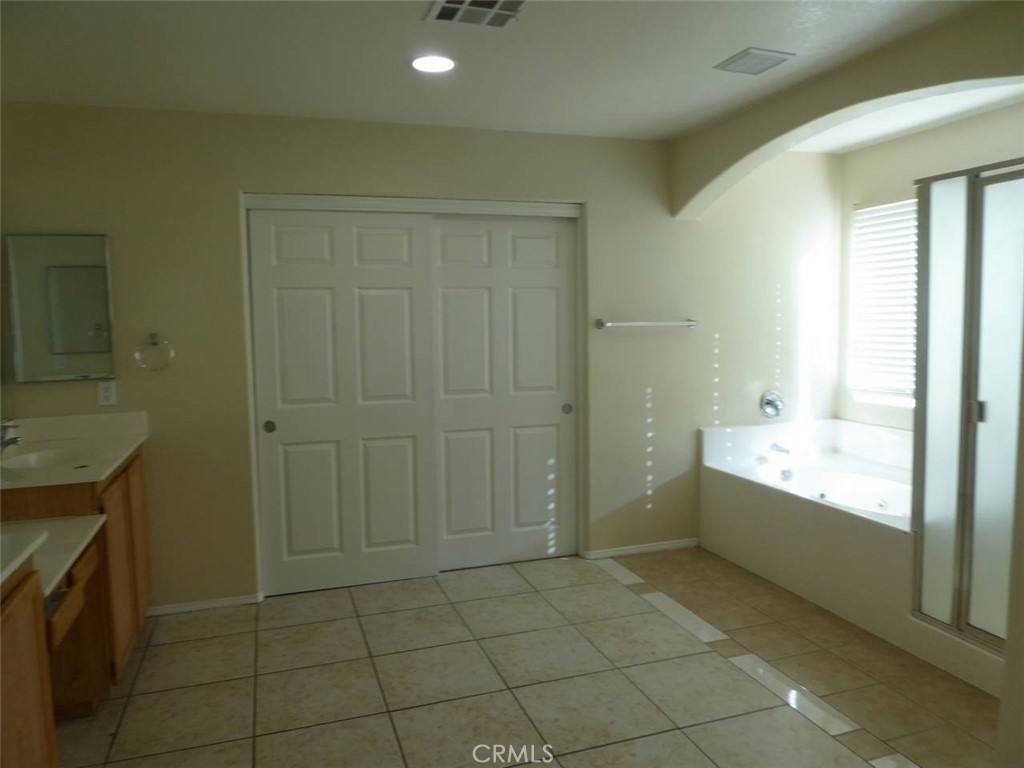 9390 Dragon Tree Property Photo 14