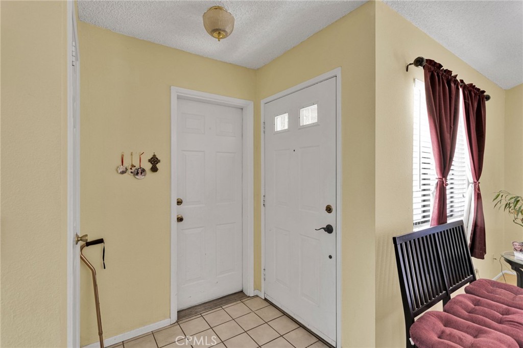 19270 Pine Way Property Photo 4